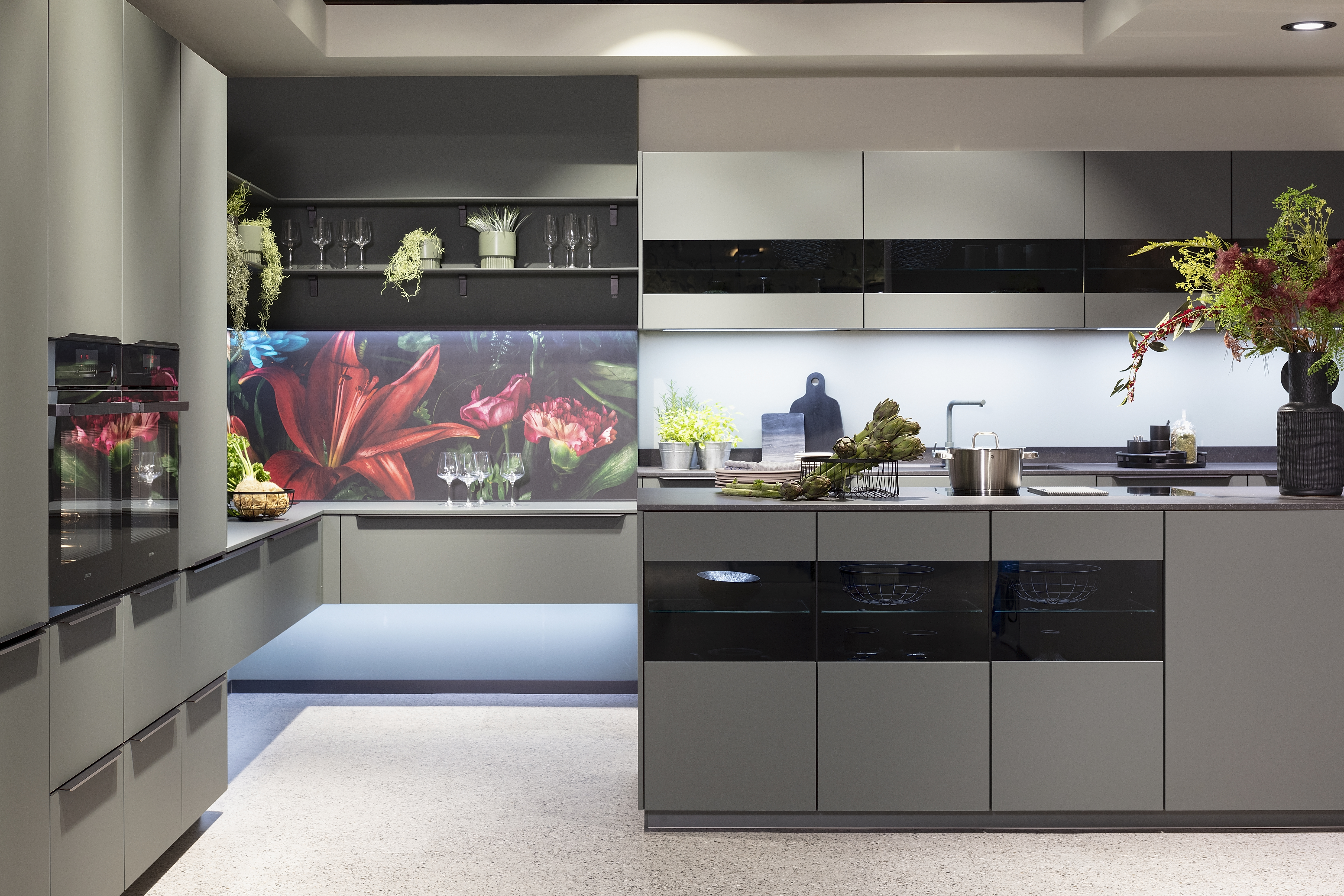 Nobilia Küche „Iconic Flowers“ in Mineralgrün