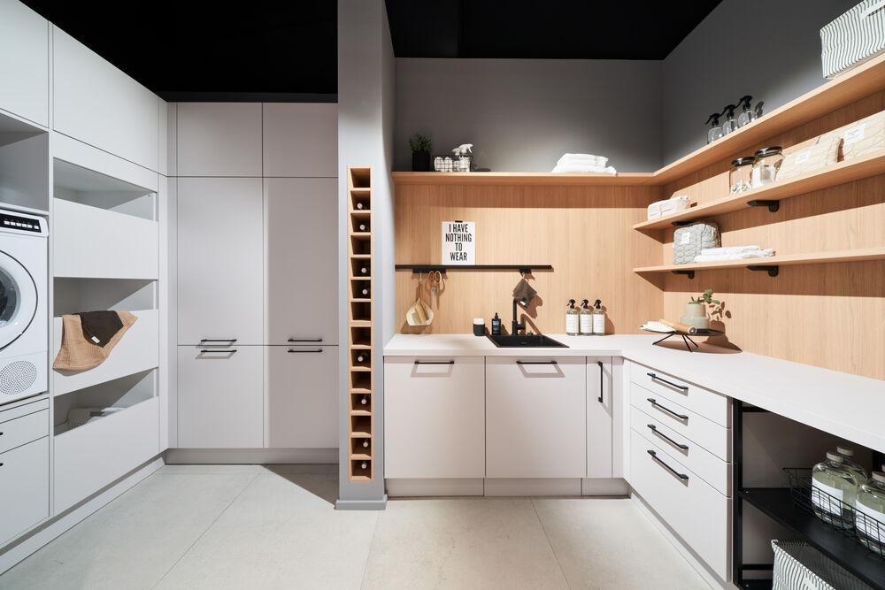 kueche_18_4_uno_satin