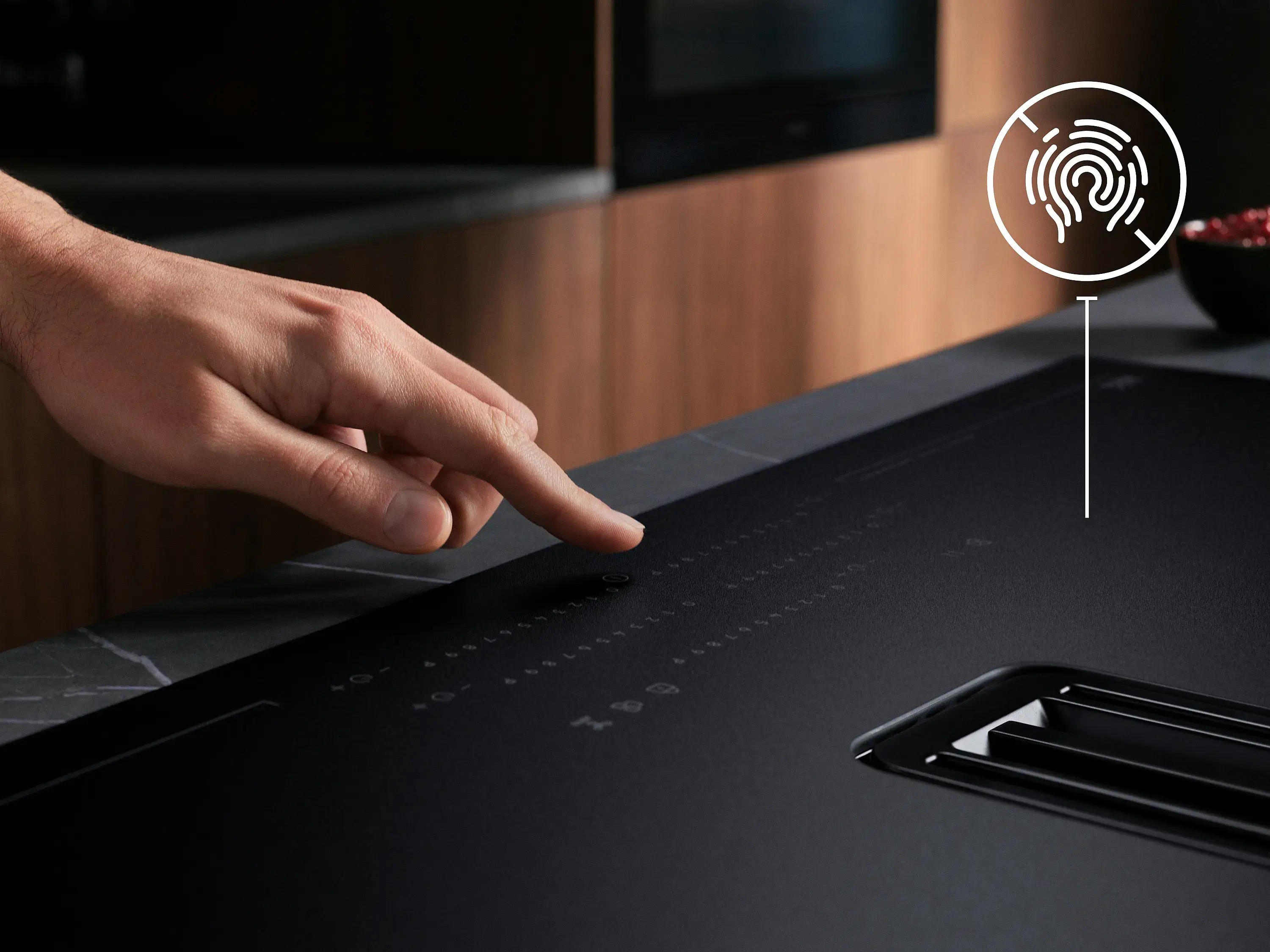 AEG Kochfeld in SaphirMatt mit Antifingerprint-Oberfläche. 